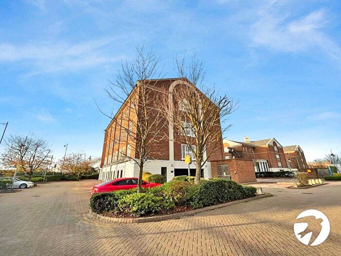 2 Bedroom Flat To Rent In Quayside, Chatham Maritime, Chatham, Kent, ME4