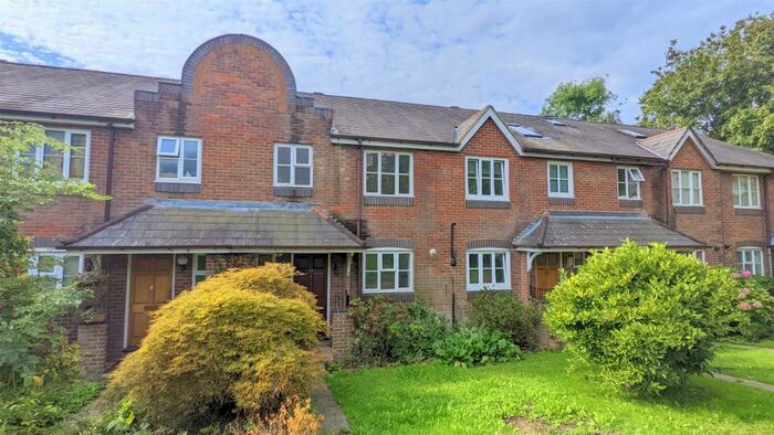 3 Bedroom Town House To Rent In De Tany Court, St Albans, AL1