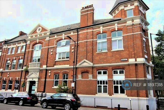 2 Bedroom Flat To Rent In Amhurst Road, London, N16