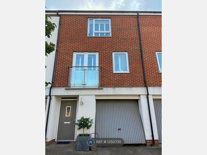 3 Bedroom Terraced House To Rent In Alcock Crescent, Crayford, Dartford, DA1