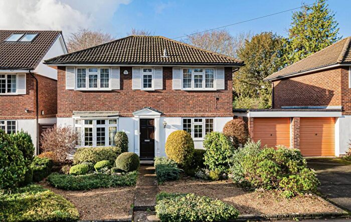 4 Bedroom Detached House For Sale In Freshwood Close, Beckenham, BR3
