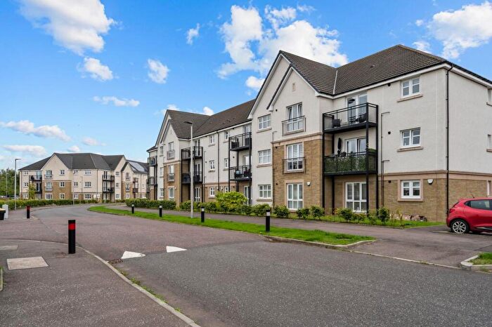 2 Bedroom Flat For Sale In Ferniesyde Court, Falkirk, FK2