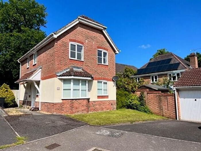 3 Bedroom Detached House For Sale In Joyce Close, Cranbrook, Kent, TN17