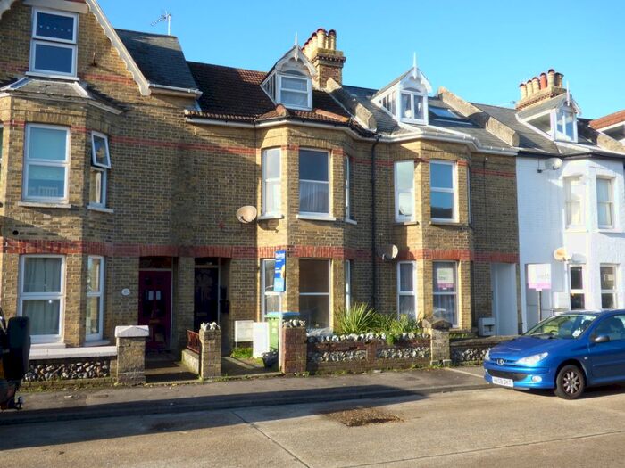 1 Bedroom Flat To Rent In Bayford Road, Littlehampton, BN17