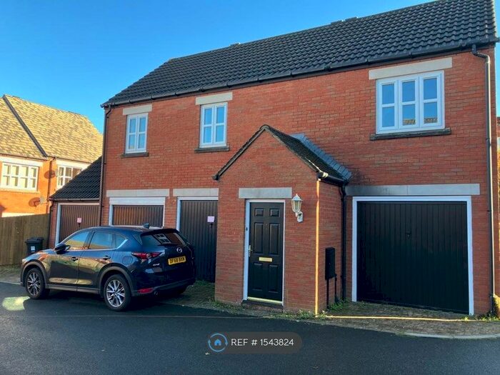 2 Bedroom Detached House To Rent In County Way, Stoke Gifford, Bristol, BS34