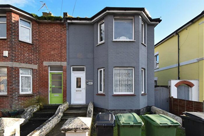 3 Bedroom Semi-Detached House For Sale In Bexhill Road, St. Leonards-On-Sea, TN38