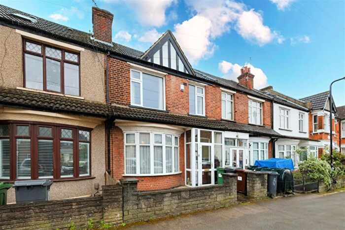 3 Bedroom Terraced House For Sale In Scholars Road, North Chingford, E4