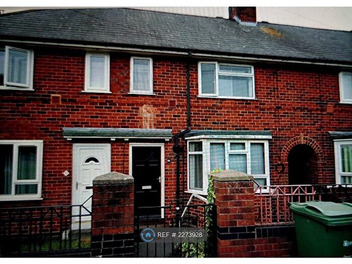 2 Bedroom Terraced House To Rent In Belle Isle Road, Leeds, LS10