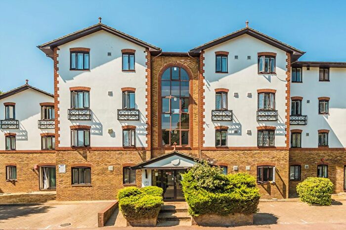 1 Bedroom Flat To Rent In Lampton Road, Isleworth, TW3