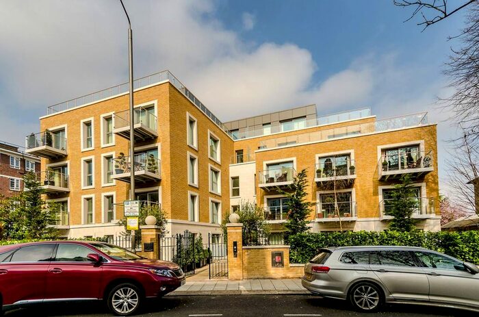 2 Bedroom Flat To Rent In Oakhill Road, East Putney, London, SW15