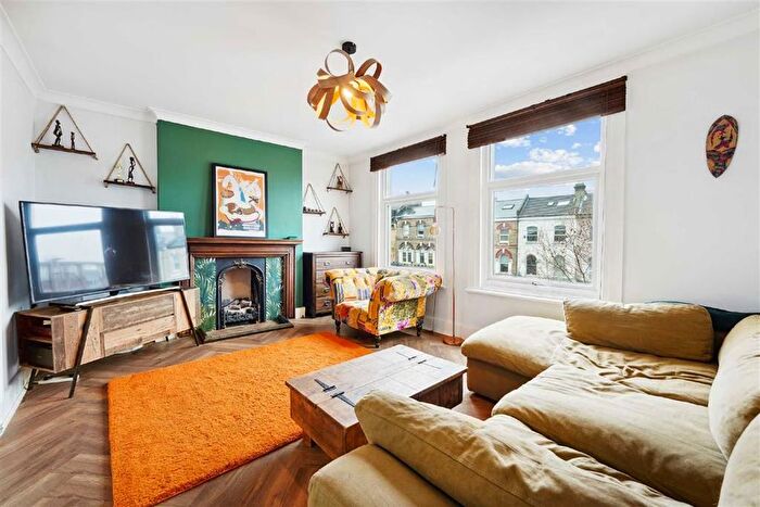 2 Bedroom Flat For Sale In Brixton Hill, Brixton, SW2