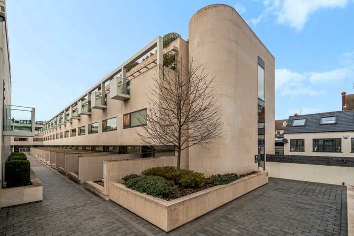 2 Bedroom Apartment To Rent In Gabriel Square St Albans, AL1