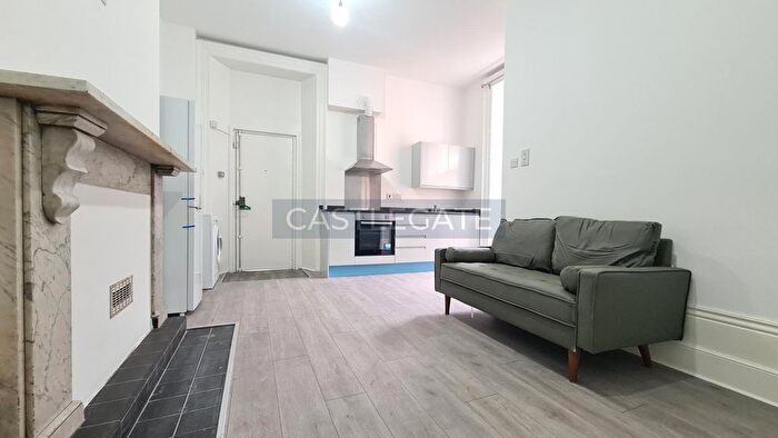 1 Bedroom Studio To Rent In Market Place, Huddersfield Town Centre, HD1