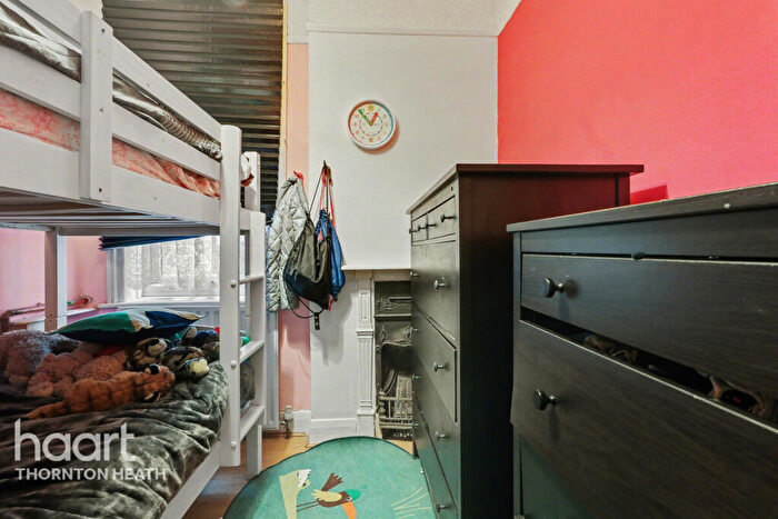 2 Bedroom Maisonette For Sale In Grange Road, London, SE25