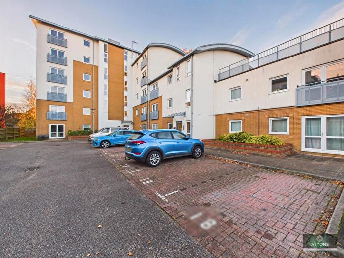 1 Bedroom House For Sale In Trafalgar Gardens, Crawley, RH10