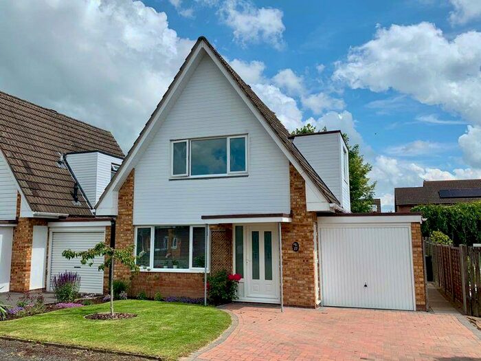 3 Bedroom Detached House To Rent In Hampton Dene, HR1