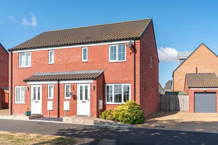 3 Bedroom Semi Detached House For Sale In Burnthouse Lane, Hethersett, NR9