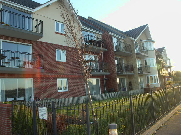 2 Bedroom Flat To Rent In Vespasian Road, Bitterne Manor, Southampton, SO18