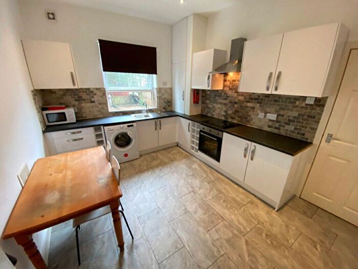 7 Bedroom Terraced House To Rent In Ebberston Terrace, Hyde Park, Leeds, LS6