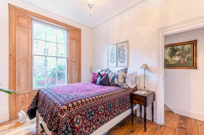 1 Bedroom Maisonette For Sale In Elmore Street, Islington, London, N1