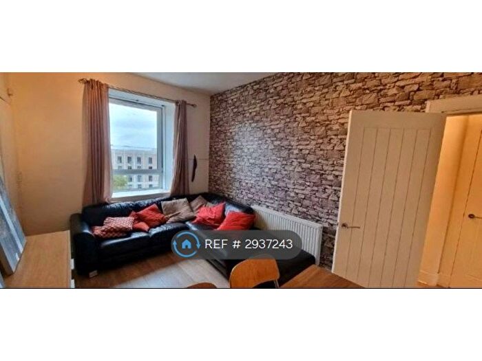 2 Bedroom Flat To Rent In Royal Park Terrace, Edinburgh, EH8