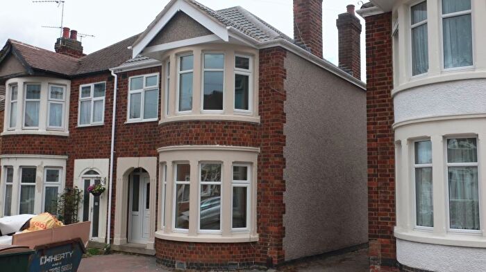 3 Bedroom Semi-Detached House To Rent In Dickens Road, Keresley, Coventry, West Midlands, CV6