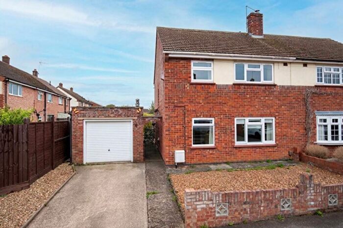 3 Bedroom Semi Detached House For Sale In Chaucer Road, Wellingborough, NN8