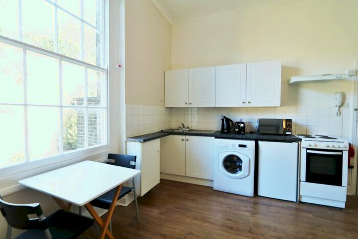 Studio To Rent In Richmond Avenue, Islington, N1