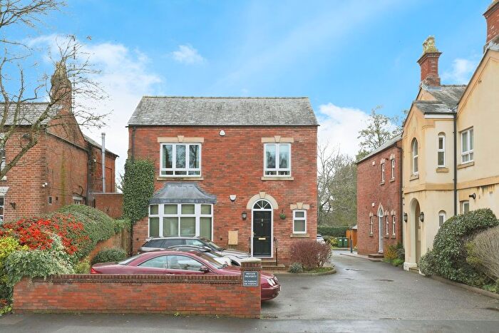 2 Bedroom Flat For Sale In Shipston Road, Stratford-Upon-Avon, CV37