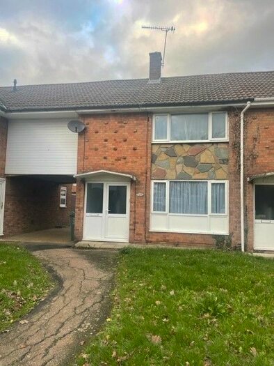 2 Bedroom Semi-Detached House To Rent In Clickett End, Basildon, SS14