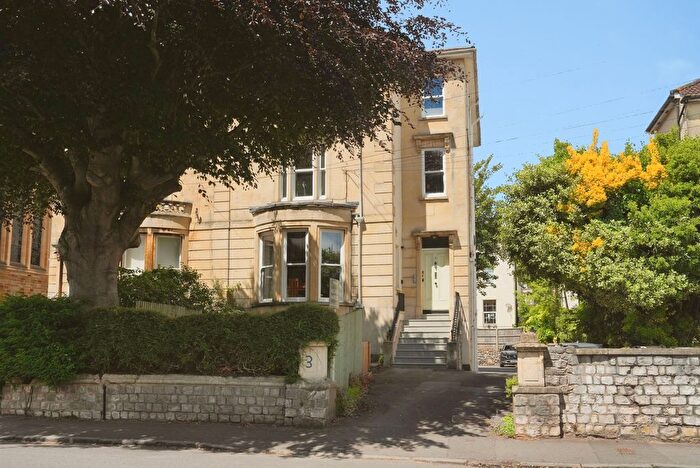 2 Bedroom Flat For Sale In Redland Park, Bristol, BS6