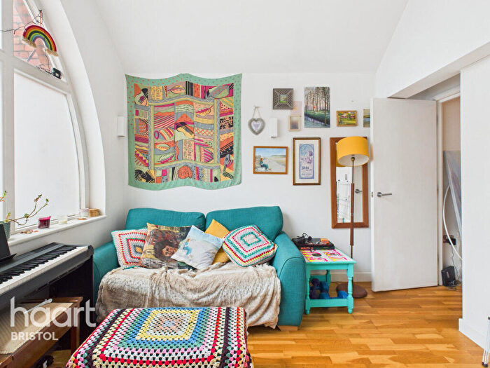 1 Bedroom Flat For Sale In Bushy Park, Bristol, BS4