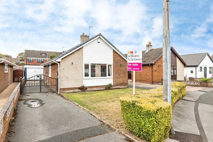 2 Bedroom Detached Bungalow For Sale In Bedford Close, Featherstone, Pontefract, WF7