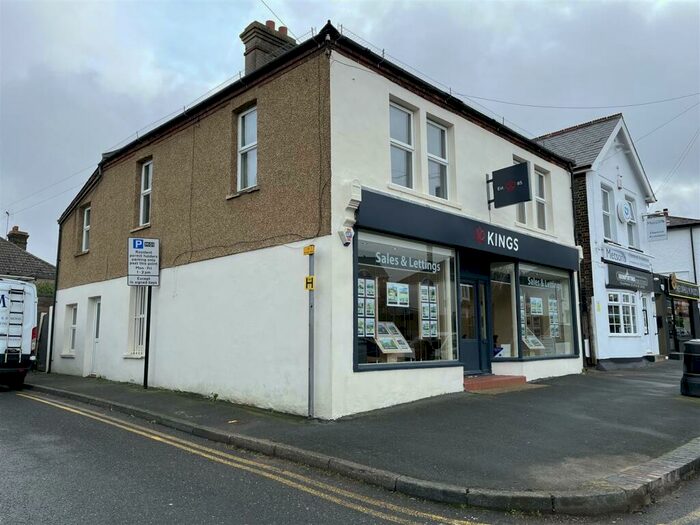 3 Bedroom Flat To Rent In Station Approach, Meopham, DA13