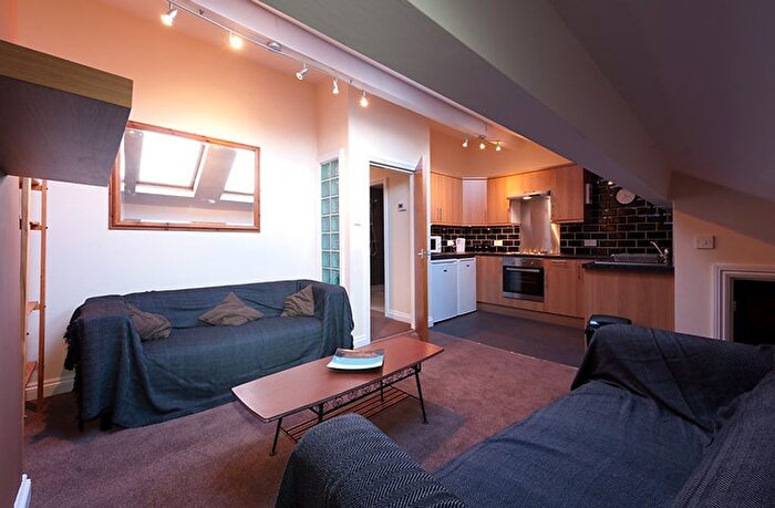 2 Bedroom Flat To Rent In Midland Road, Leeds, LS6