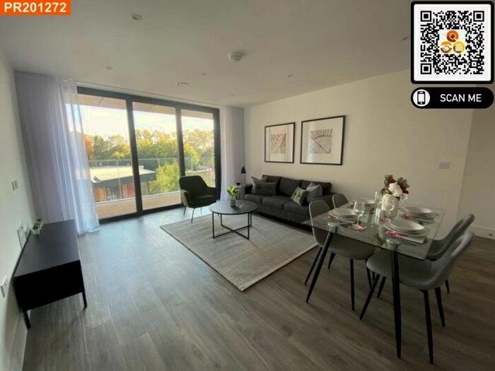 2 Bedroom Flat To Rent In High Street, Staines-Upon-Thames, TW18