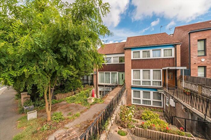 4 Bedroom House For Sale In Hermitage Lane, Hampstead, NW2