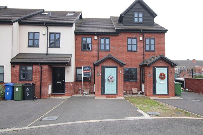 2 Bedroom Terraced House For Sale In Cleefield Drive, Grimsby, DN32