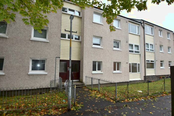 3 Bedroom Flat To Rent In Craigbo Avenue, Summerston, Glasgow, G23