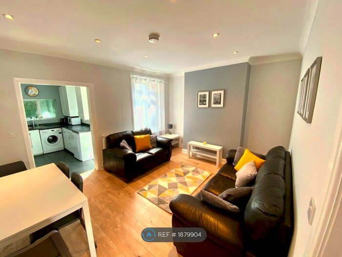 5 Bedroom Terraced House To Rent In Woodside Road, Southampton, SO17