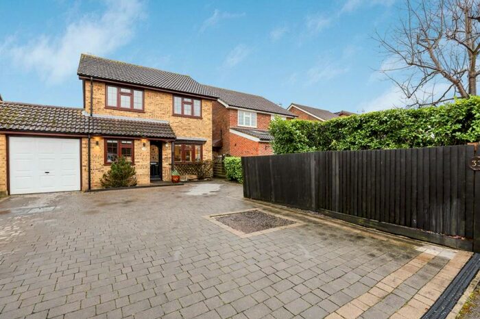 4 Bedroom Link Detached House For Sale In Sanway Close, Byfleet, West Byfleet, KT14