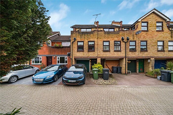 1 Bedroom Terraced House For Sale In Greenland Mews, London, SE8
