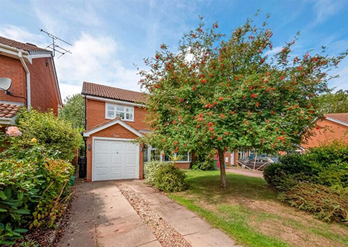 4 Bedroom Detached House For Sale In Lincoln Close, Wellesbourne, Warwick, CV35