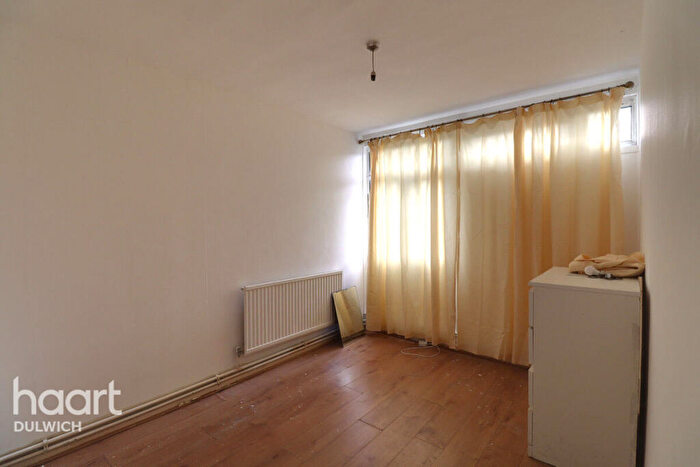 3 Bedroom Apartment To Rent In Lympstone Gardens, London, SE15