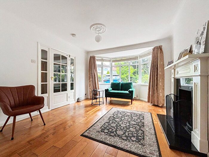5 Bedroom Detached House For Sale In Crofton Avenue, Bexley, DA5