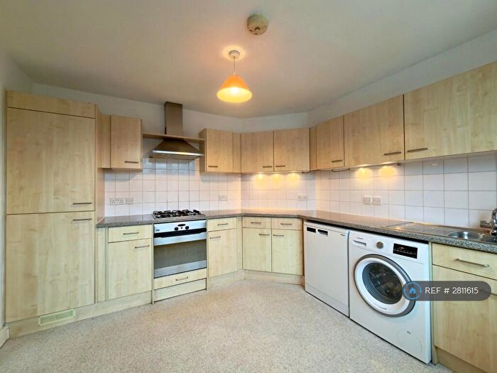 2 Bedroom Flat To Rent In Finchley Road, London, NW11