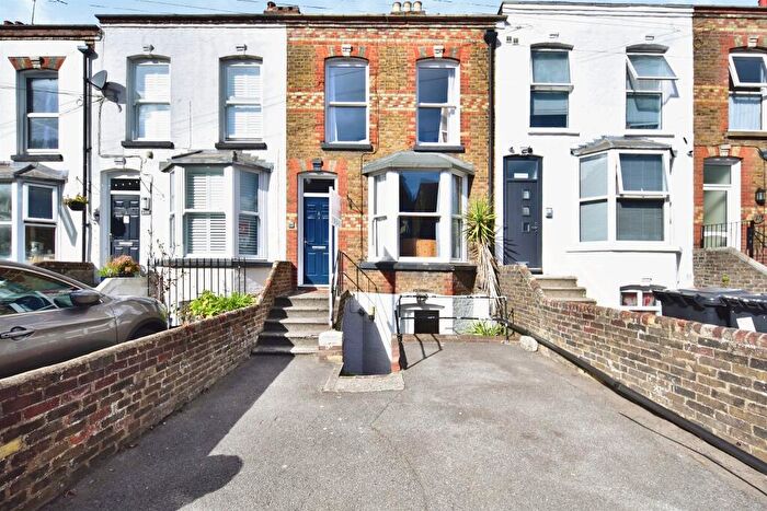4 Bedroom Terraced House For Sale In Boxley Road, Maidstone, ME14
