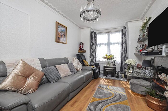3 Bedroom Terraced House For Sale In Macclesfield Road, London, SE25