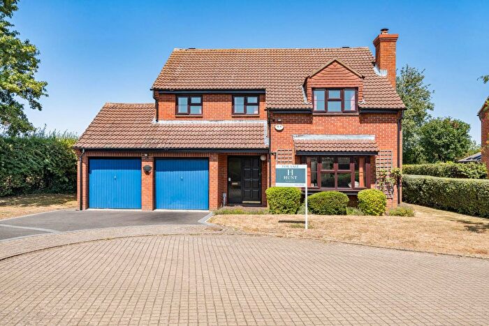4 Bedroom Detached House For Sale In Griffin Road, Thame, Oxfordshire, OX9
