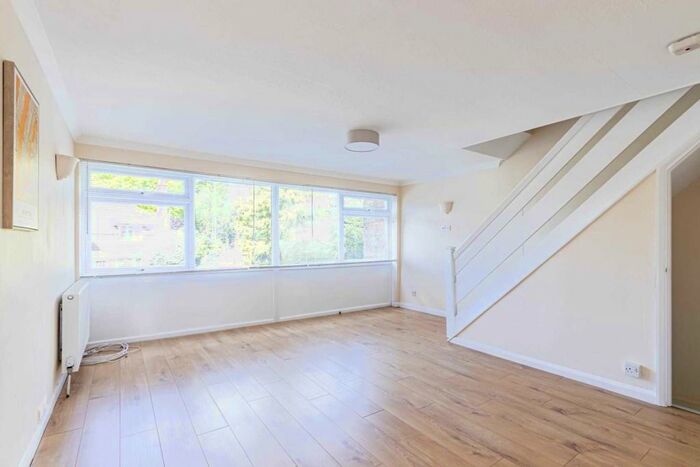 3 Bedroom Town House To Rent In Walking Distance To Hemel Hempstead Train Station, HP1